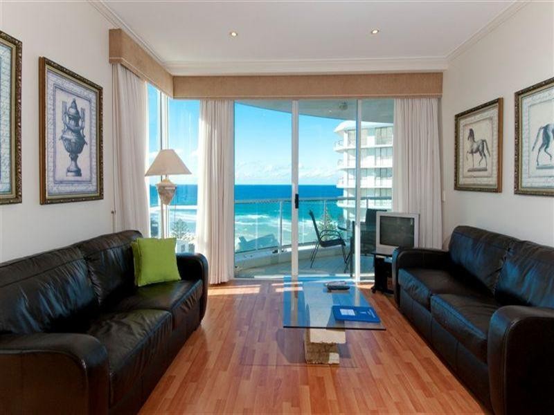 5 Woodroffe Avenue, Main Beach QLD 4217