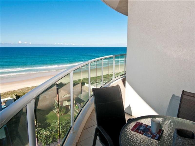 5 Woodroffe Avenue, Main Beach QLD 4217
