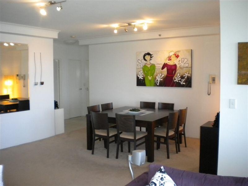 59 Pacific Street, Main Beach QLD 4217