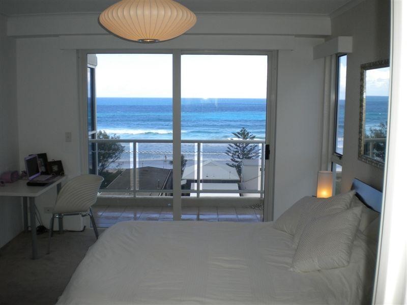 59 Pacific Street, Main Beach QLD 4217