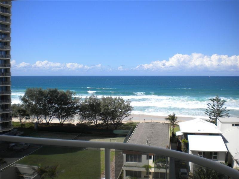 59 Pacific Street, Main Beach QLD 4217