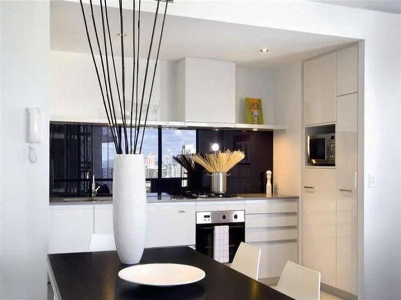 9 Ferny Avenue, Surfers Paradise QLD 4217