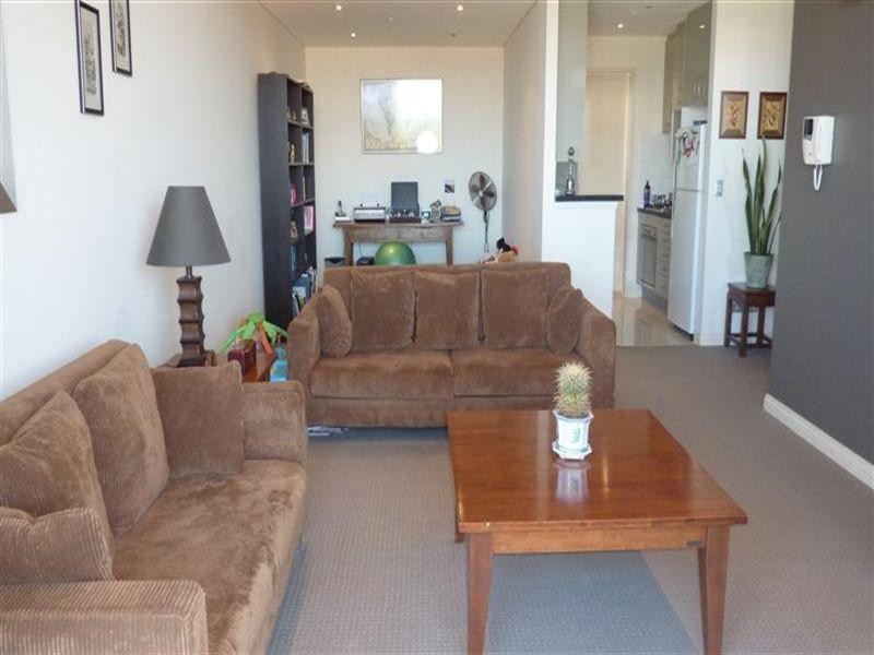 3 Como Crescent, Southport QLD 4215