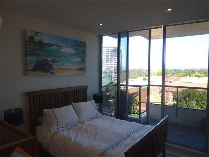 3 Como Crescent, Southport QLD 4215