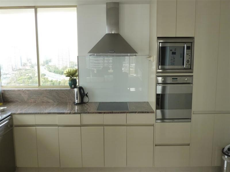 1 Serisier Avenue, Main Beach QLD 4217