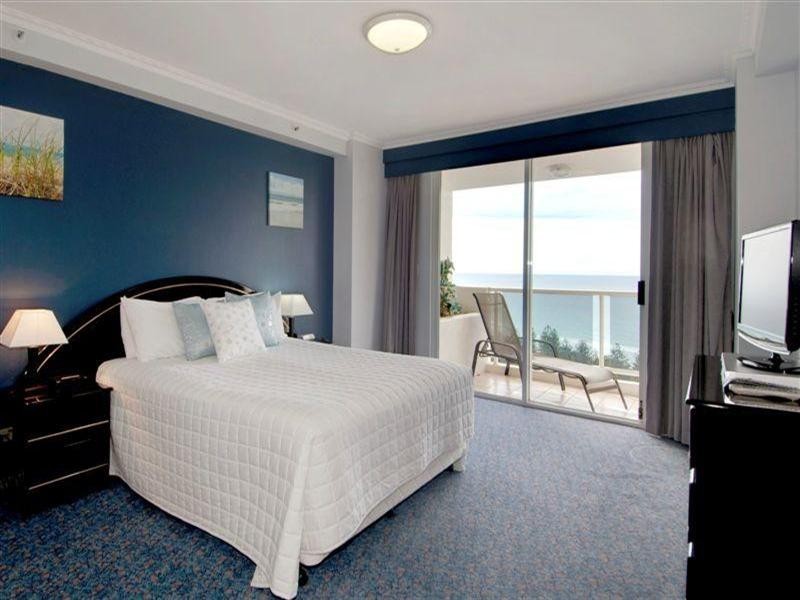 1 Hughes Avenue, Main Beach QLD 4217