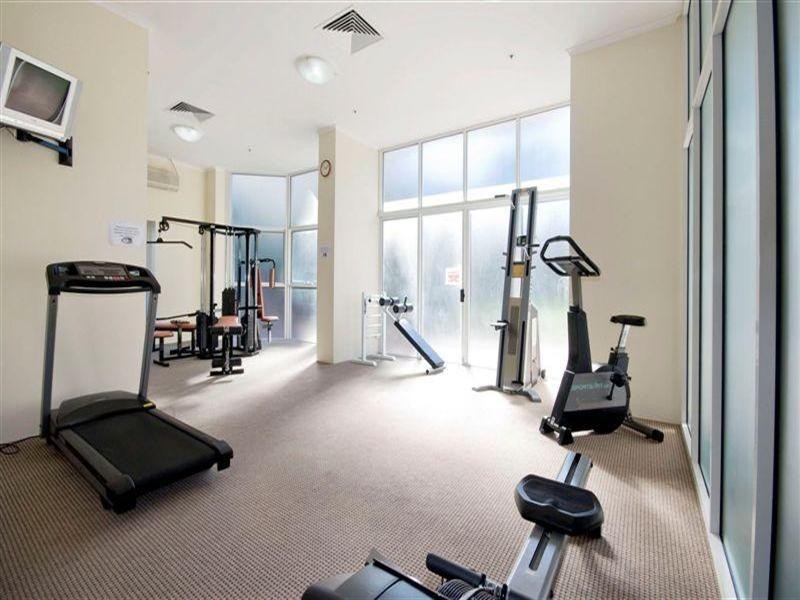 1 Hughes Avenue, Main Beach QLD 4217