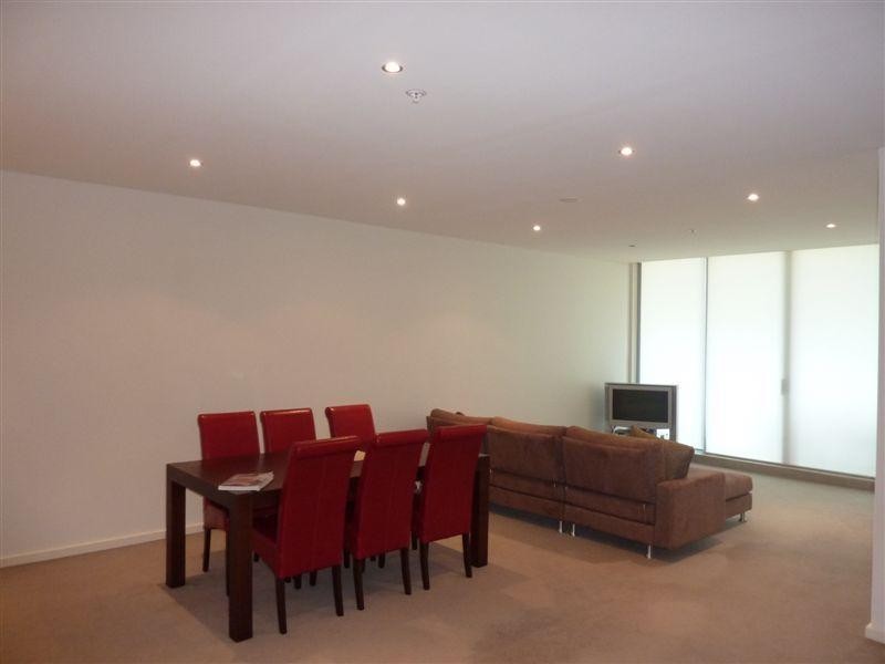 1 Como Crescent, Southport QLD 4215