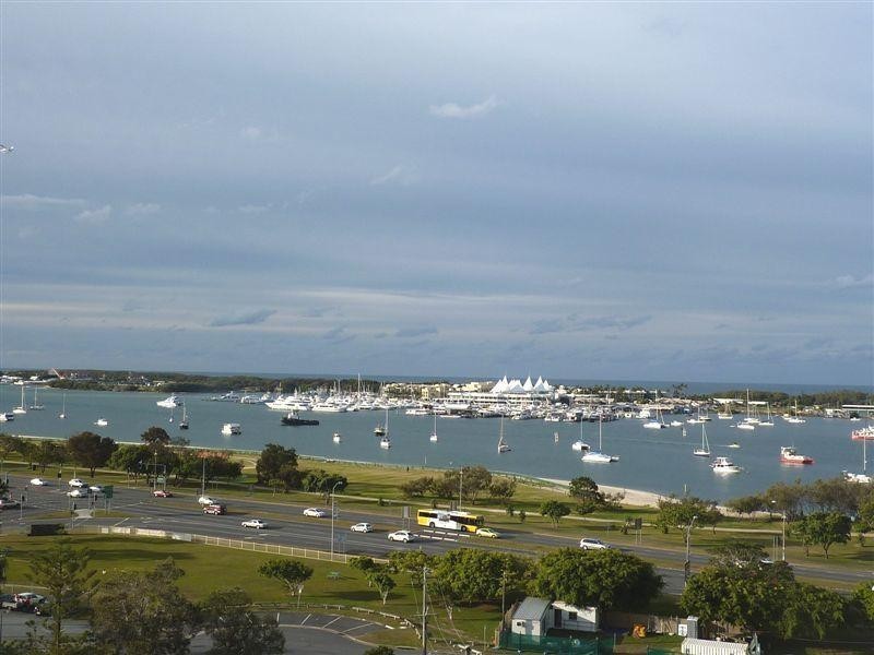 1 Como Crescent, Southport QLD 4215