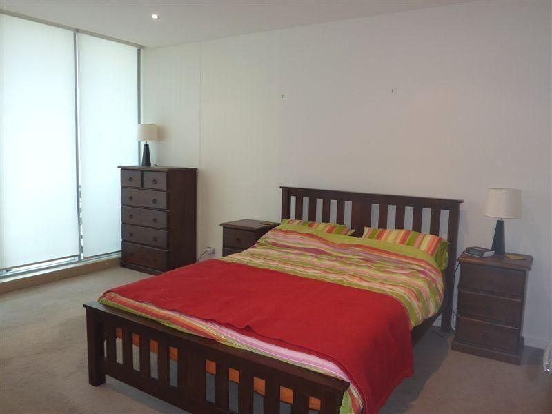 1 Como Crescent, Southport QLD 4215