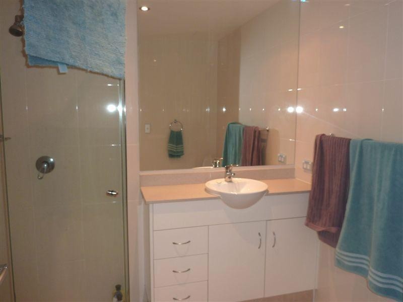 1 Como Crescent, Southport QLD 4215