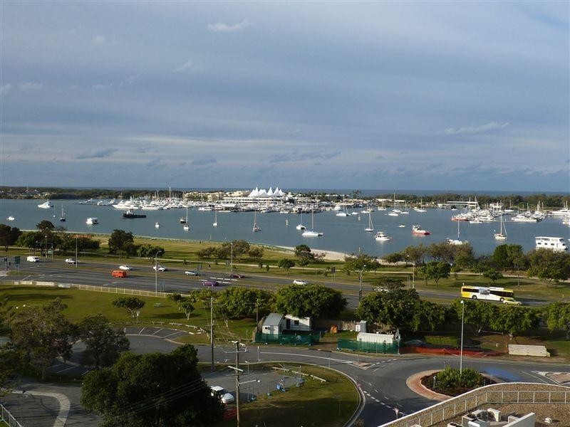 1 Como Crescent, Southport QLD 4215