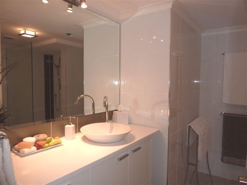 2 Admiralty Drive, Surfers Paradise QLD 4217