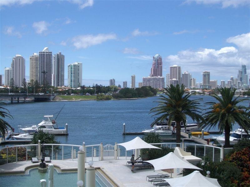 75 Brighton Parade, Southport QLD 4215