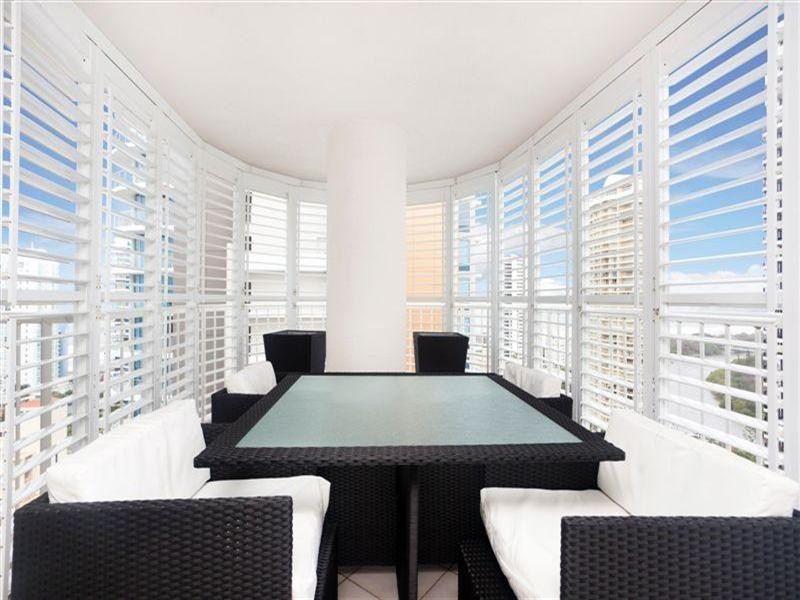 20 Cronin Avenue, Main Beach QLD 4217