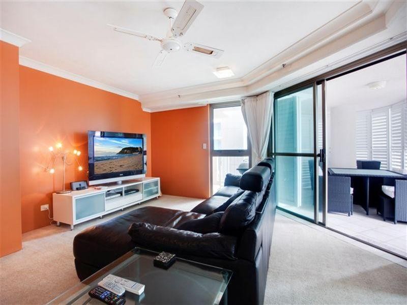 20 Cronin Avenue, Main Beach QLD 4217