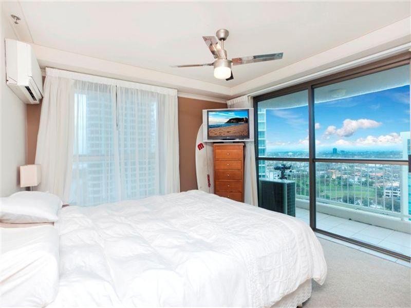 20 Cronin Avenue, Main Beach QLD 4217