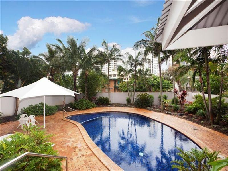 20 Cronin Avenue, Main Beach QLD 4217