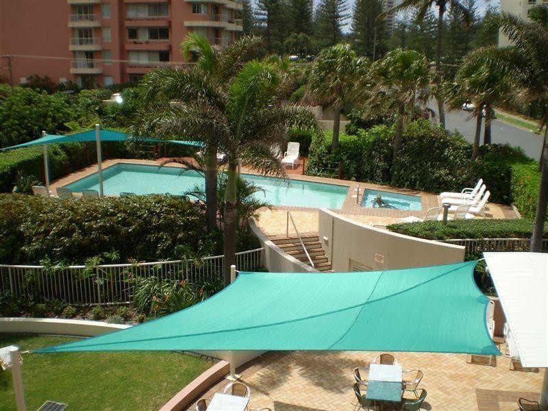 52 Pacific Street, Main Beach QLD 4217