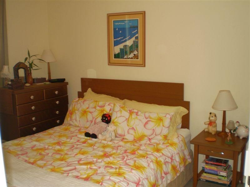 52 Pacific Street, Main Beach QLD 4217