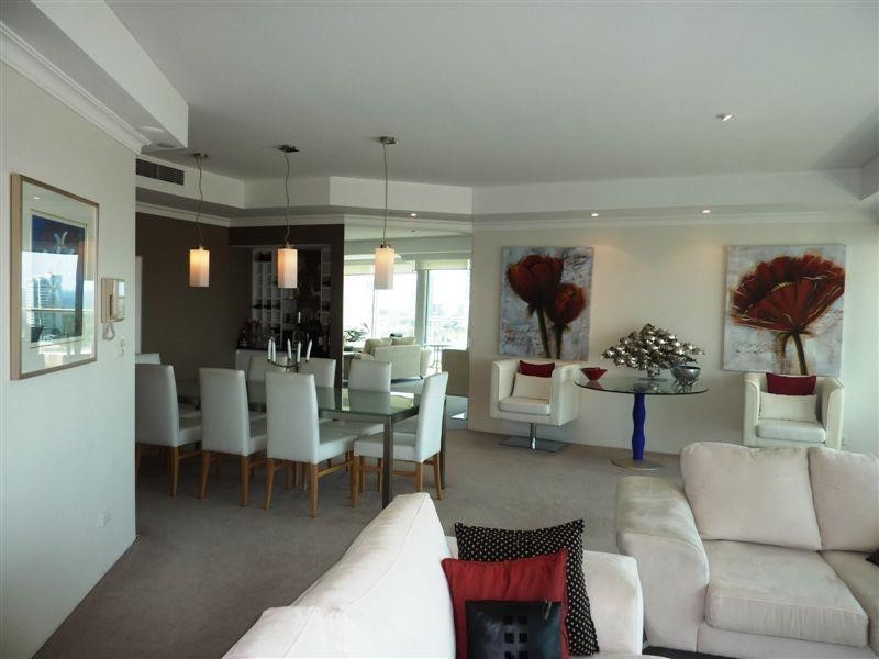 75 Brighton Parade, Southport QLD 4215