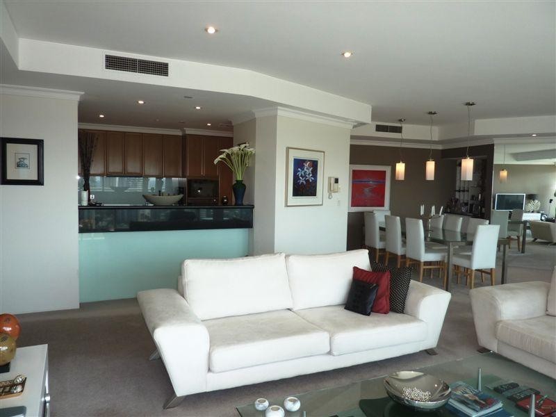 75 Brighton Parade, Southport QLD 4215