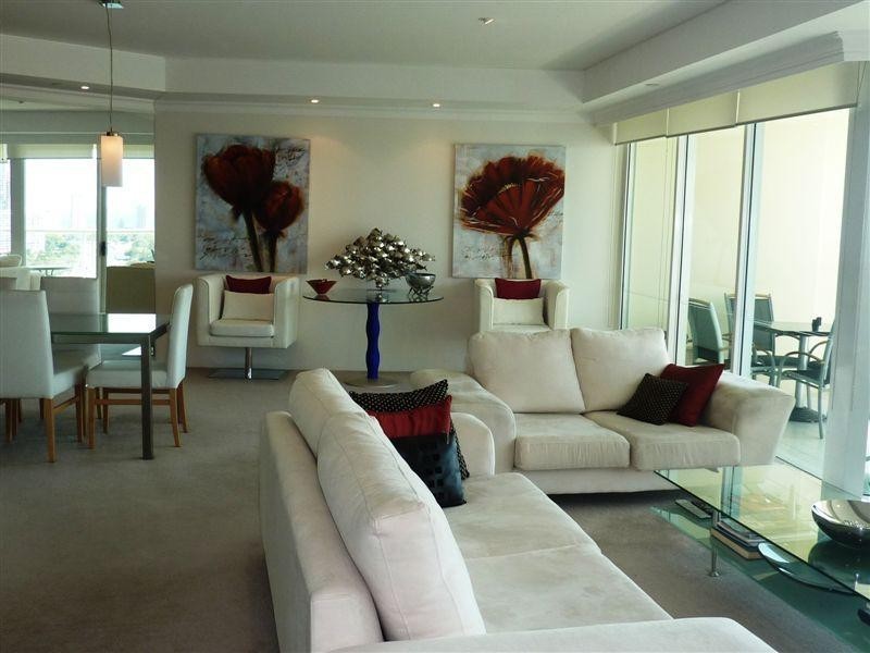 75 Brighton Parade, Southport QLD 4215