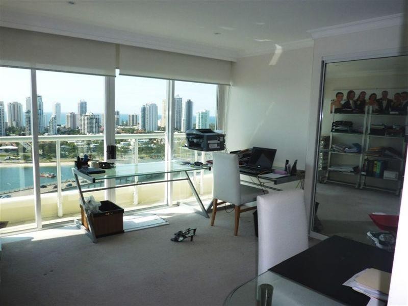 75 Brighton Parade, Southport QLD 4215