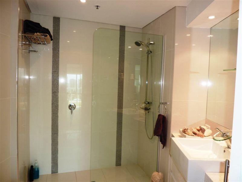 75 Brighton Parade, Southport QLD 4215