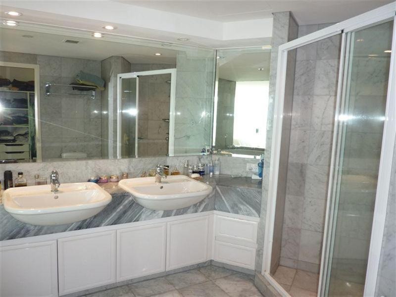 75 Brighton Parade, Southport QLD 4215