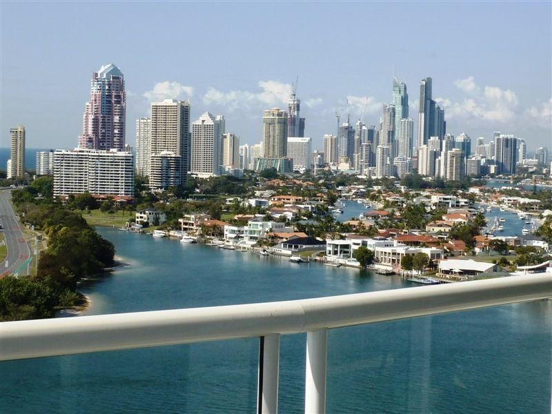 75 Brighton Parade, Southport QLD 4215