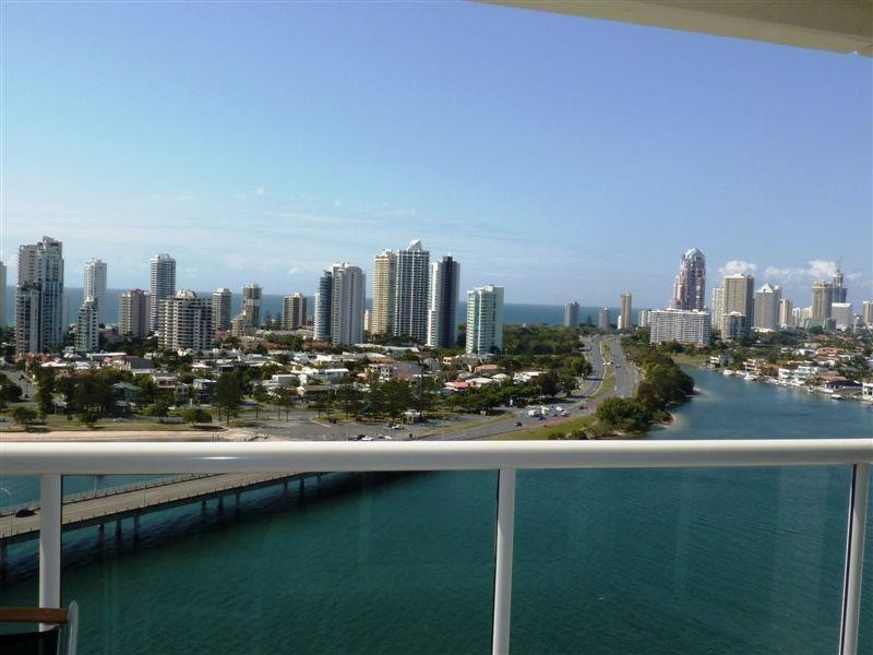 75 Brighton Parade, Southport QLD 4215