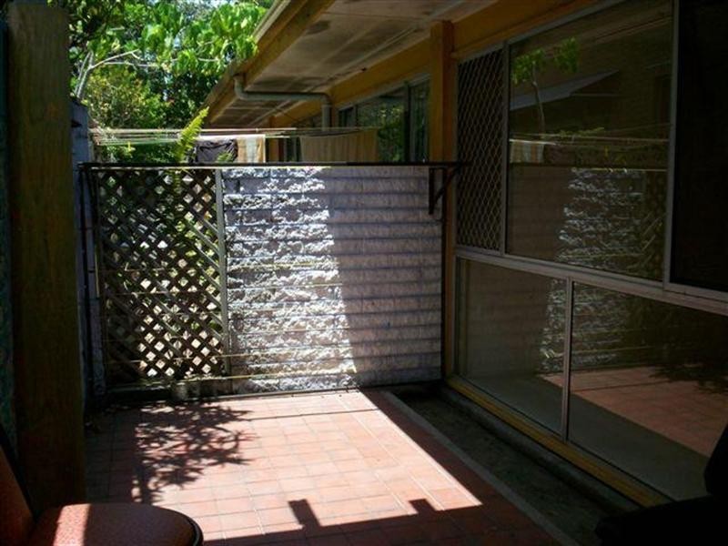 18 Leonard Avenue, Surfers Paradise QLD 4217