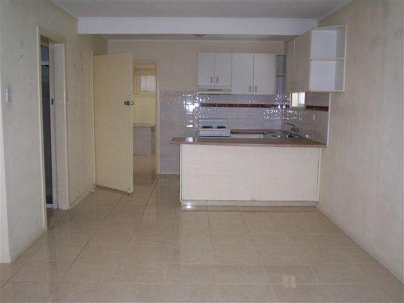 18 Leonard Avenue, Surfers Paradise QLD 4217