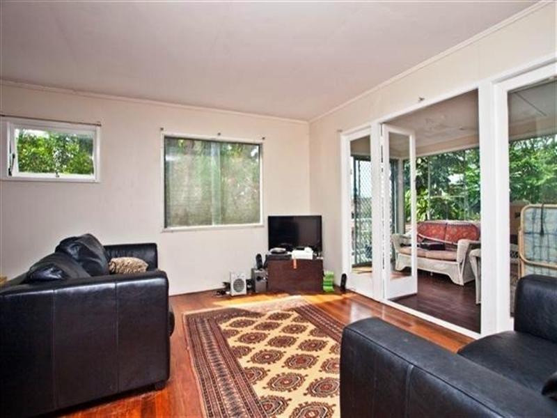 7 Waratah Avenue, Biggera Waters QLD 4216