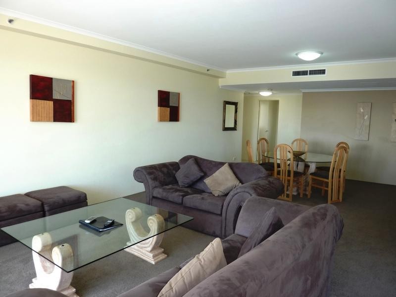 59 Pacific Street, Main Beach QLD 4217