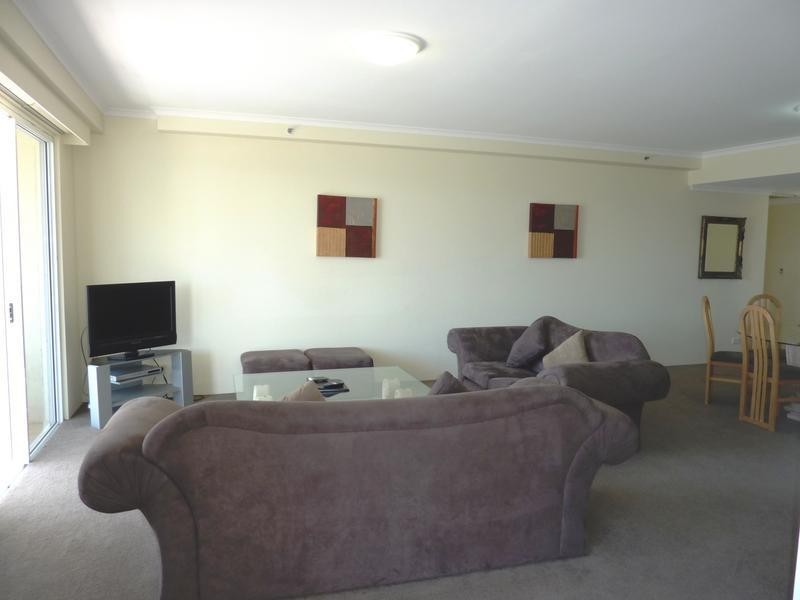 59 Pacific Street, Main Beach QLD 4217