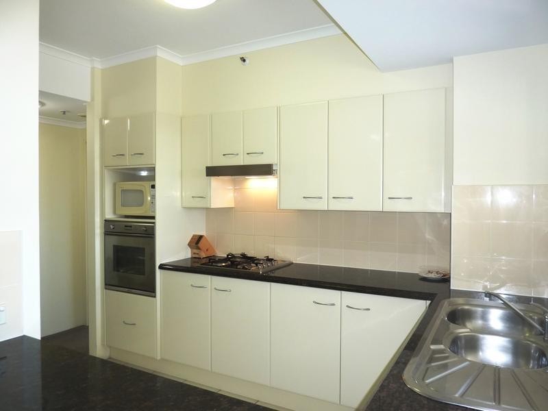 59 Pacific Street, Main Beach QLD 4217