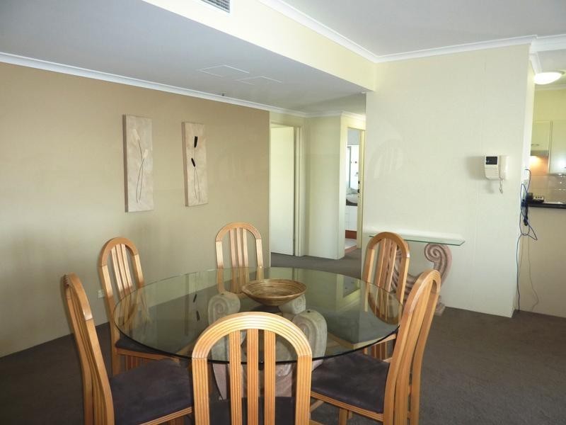 59 Pacific Street, Main Beach QLD 4217