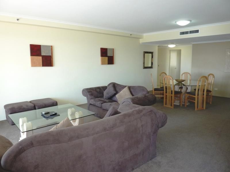 59 Pacific Street, Main Beach QLD 4217