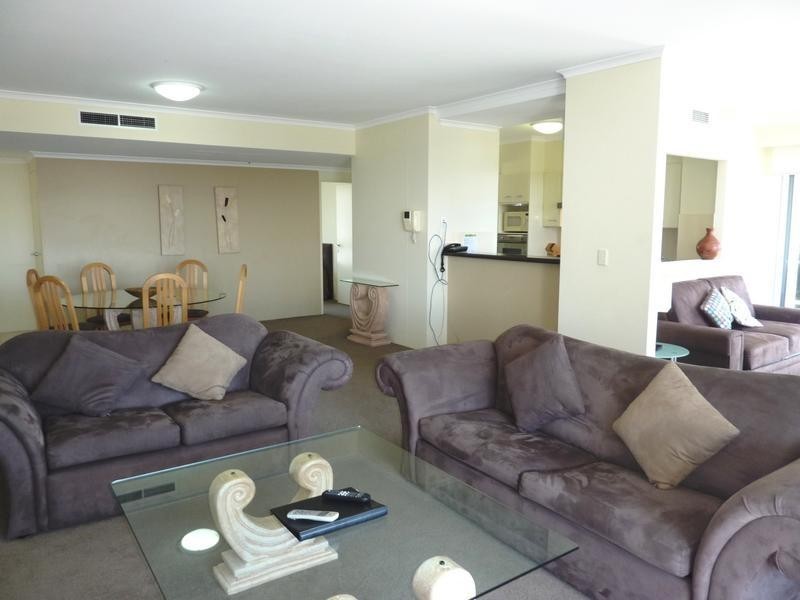 59 Pacific Street, Main Beach QLD 4217