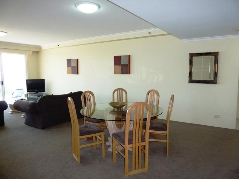 59 Pacific Street, Main Beach QLD 4217