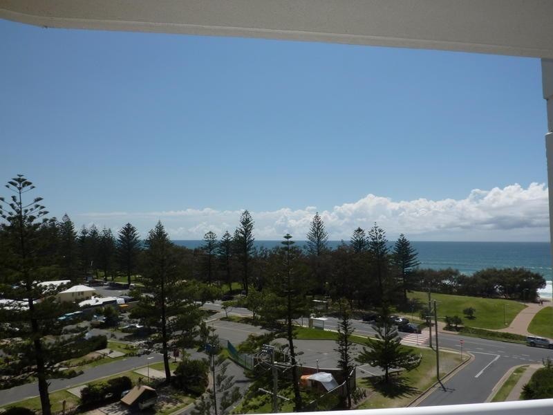 59 Pacific Street, Main Beach QLD 4217