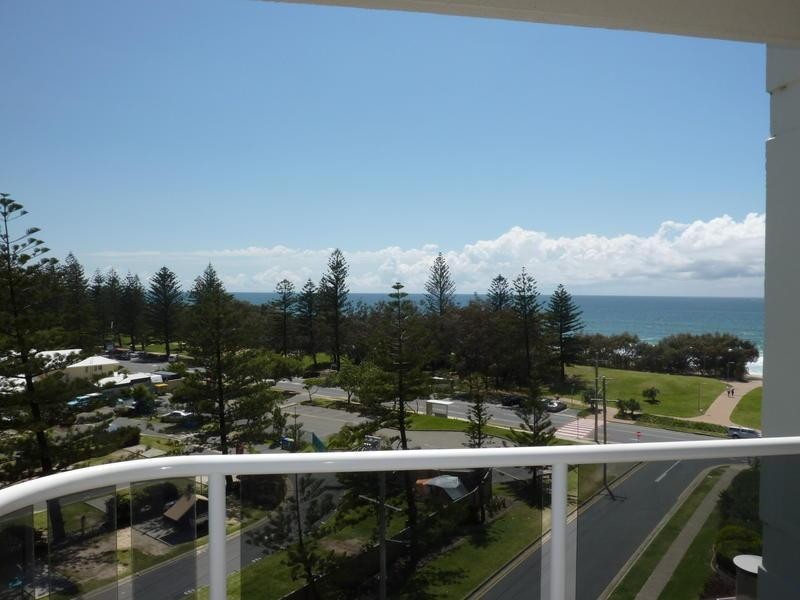 59 Pacific Street, Main Beach QLD 4217