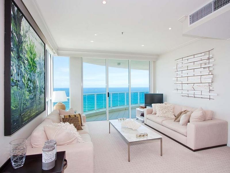 5 Woodroffe Avenue, Main Beach QLD 4217