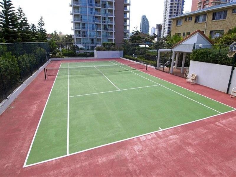 5 Woodroffe Avenue, Main Beach QLD 4217