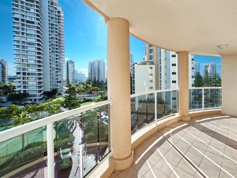 59 Pacific Street, Main Beach QLD 4217