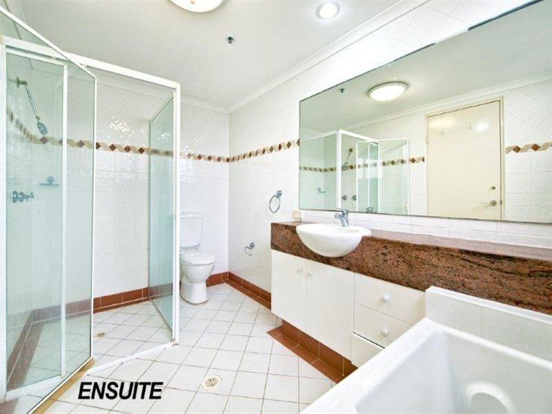 59 Pacific Street, Main Beach QLD 4217