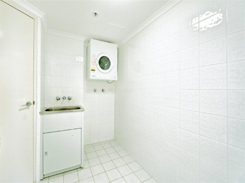 59 Pacific Street, Main Beach QLD 4217