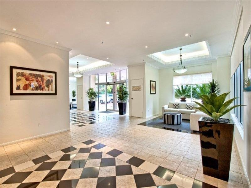 59 Pacific Street, Main Beach QLD 4217